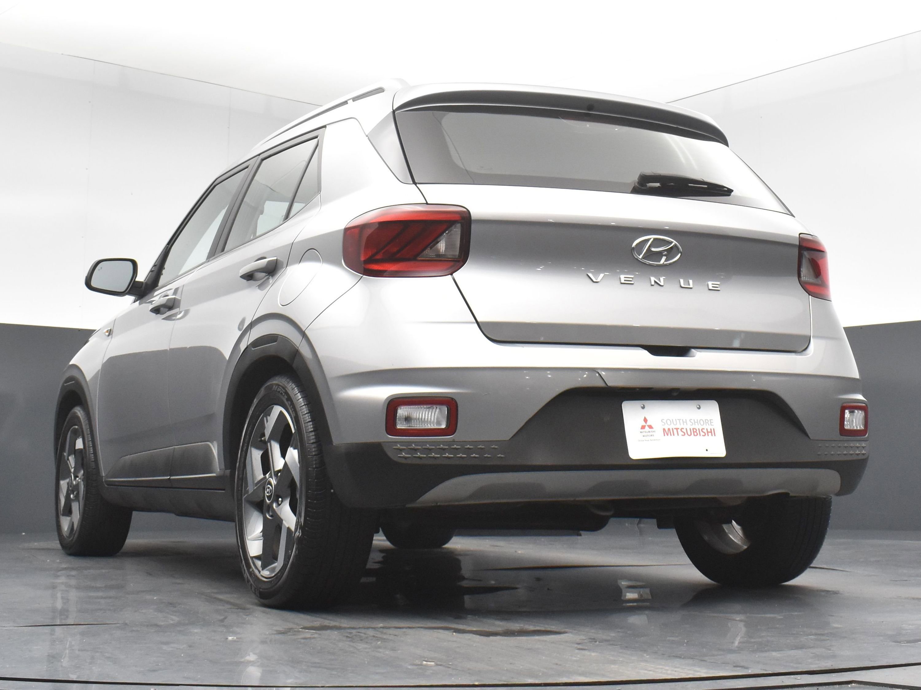2023 Hyundai Venue SEL photo 22