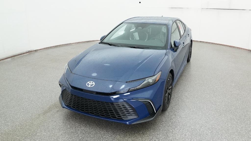 2025 Toyota Camry SE photo 5
