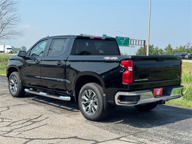 2025 Chevrolet Silverado 1500 LT photo 3
