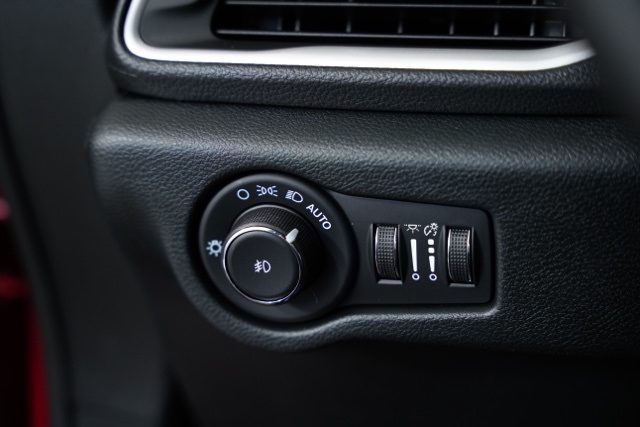 2026 Chrysler Pacifica photo 15