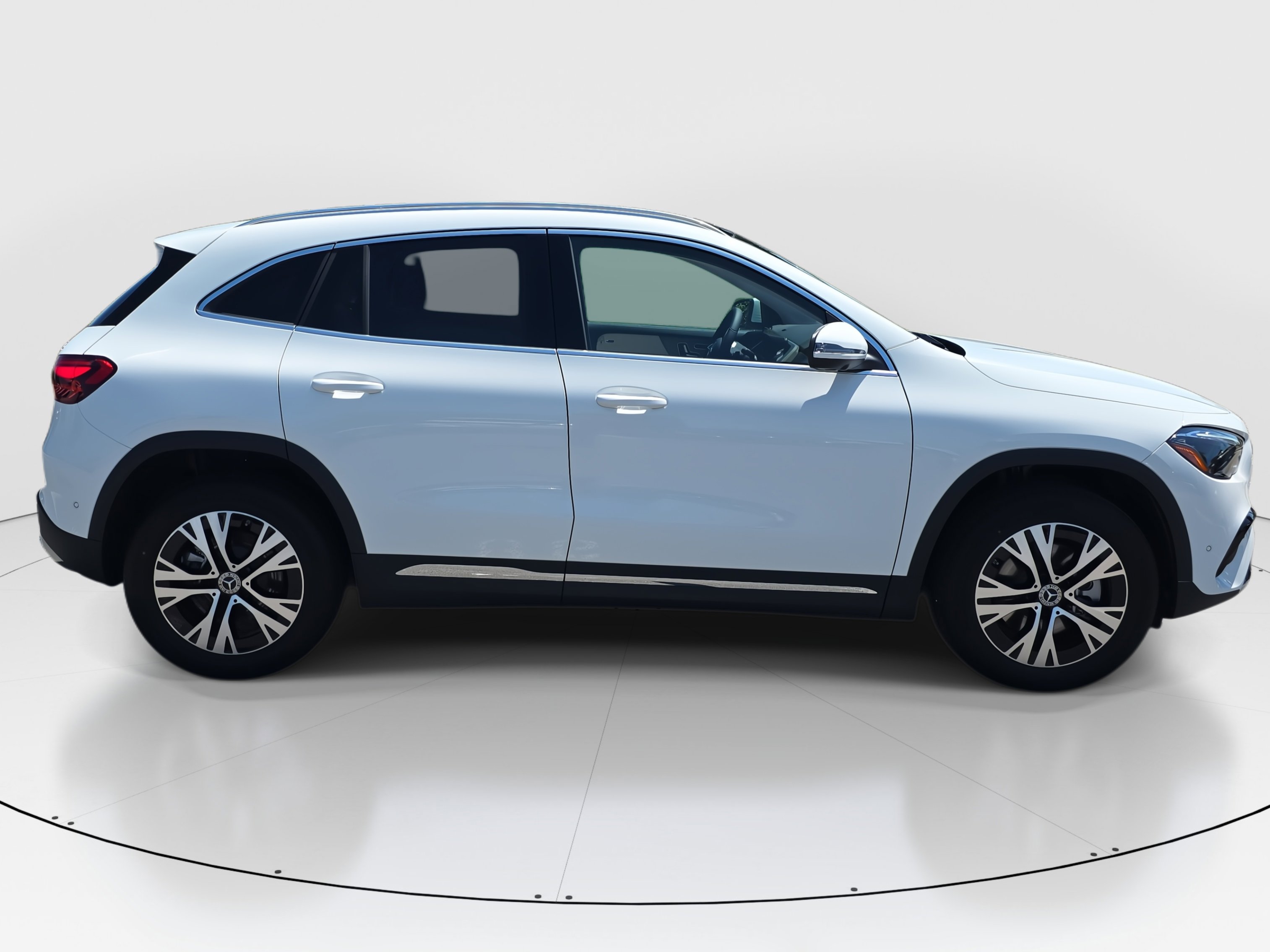 2026 Mercedes Benz GLA 250 4MATIC photo 3
