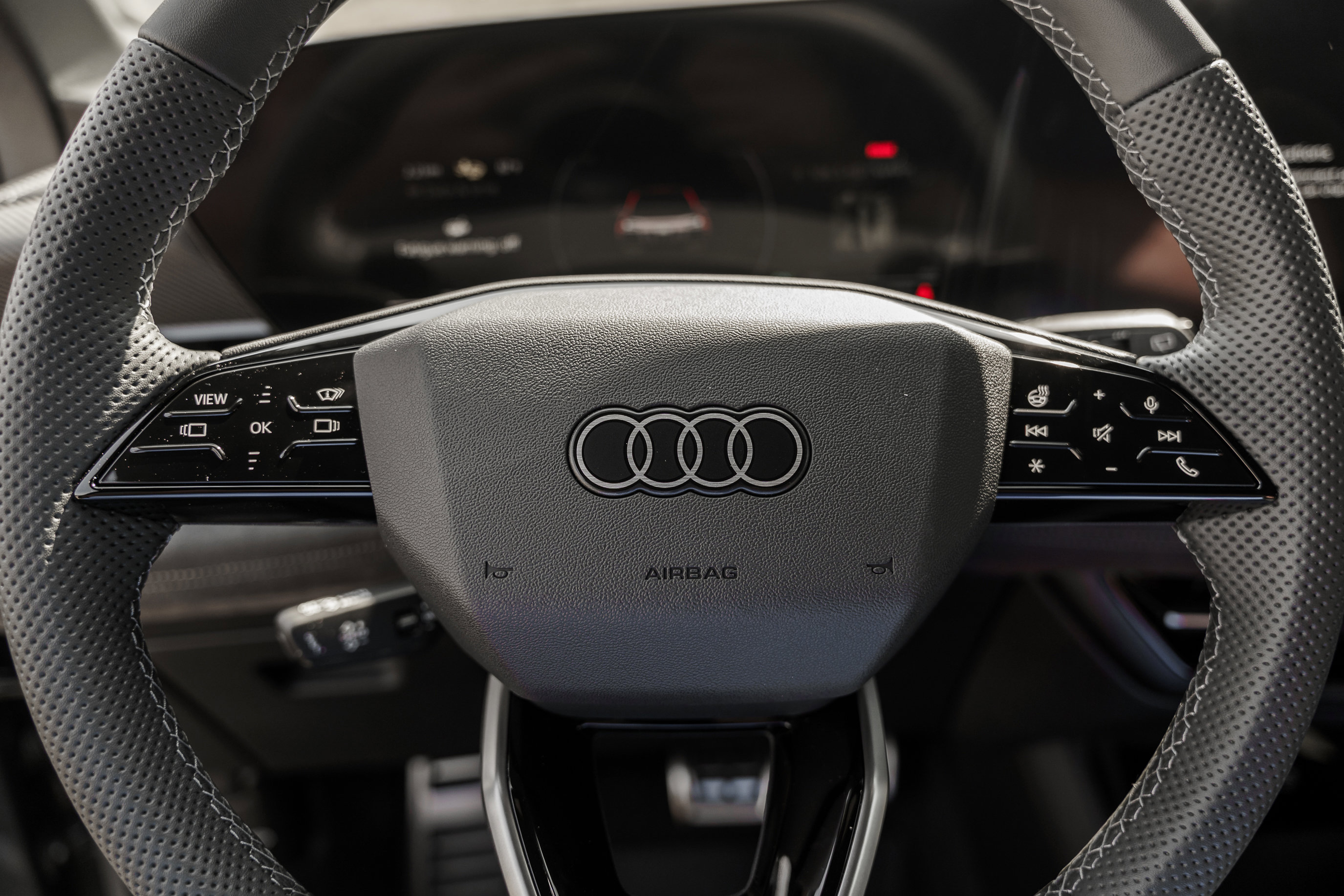 2025 Audi SQ6 photo 17