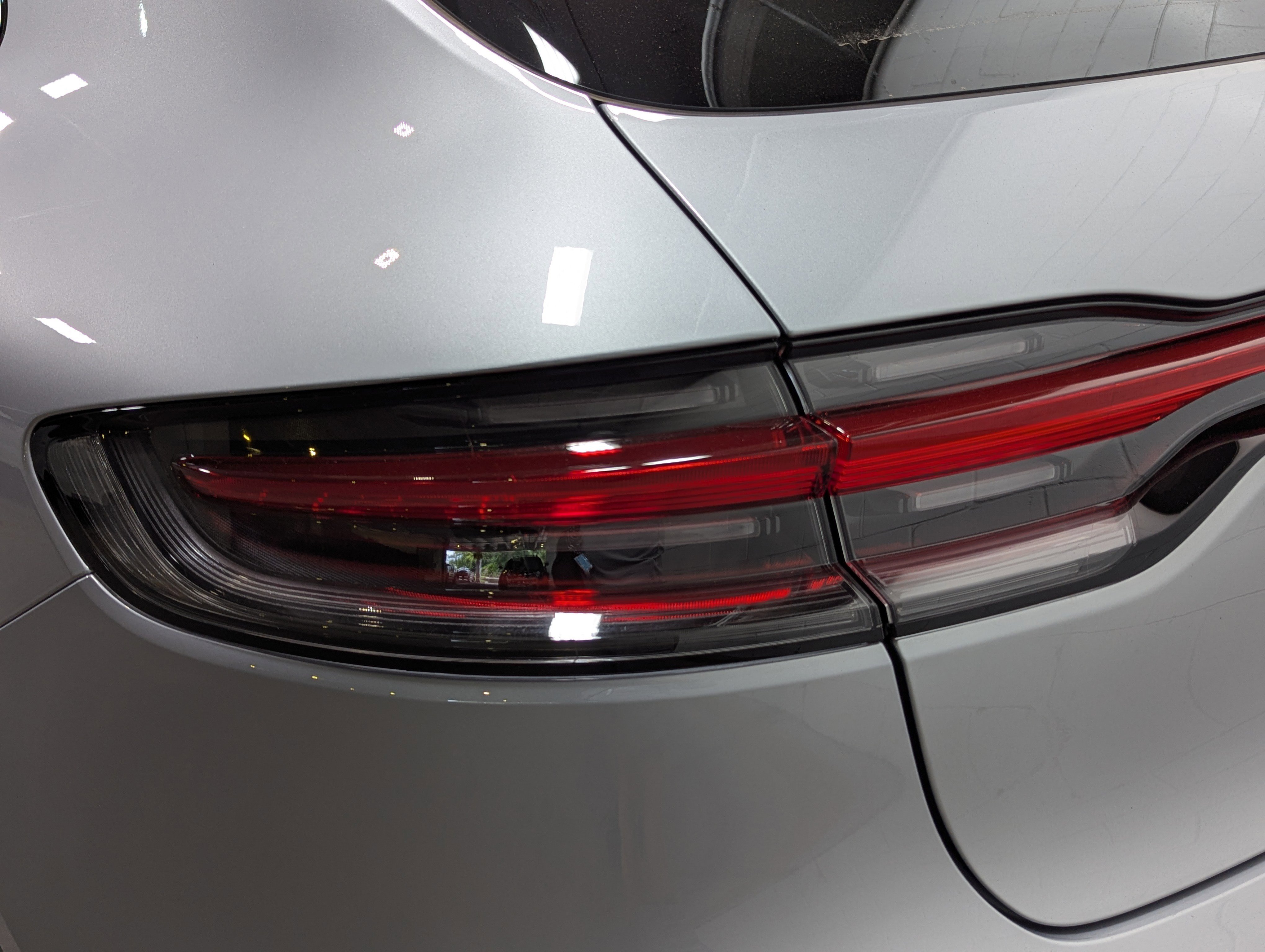 2025 Porsche Macan S photo 2