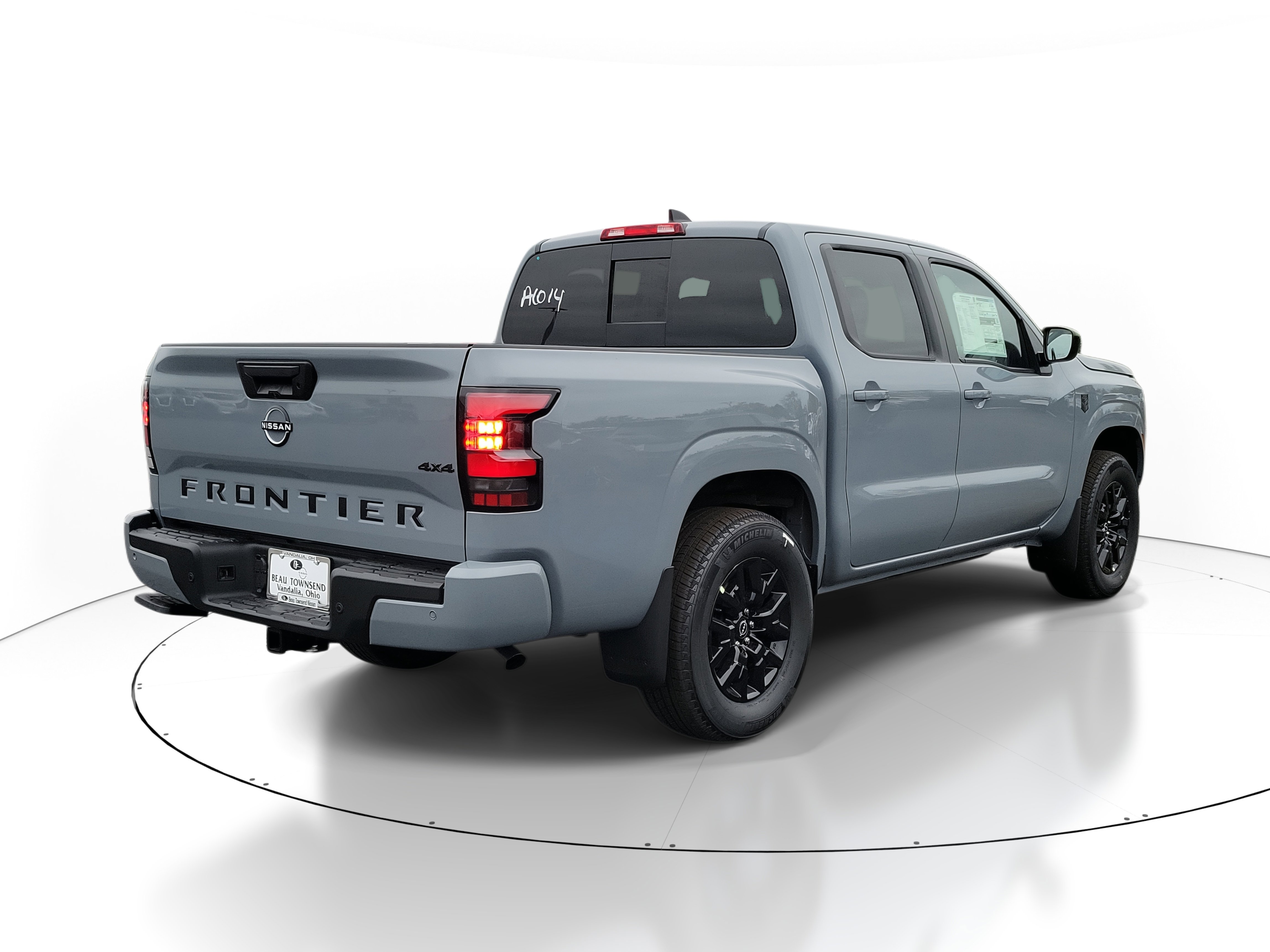 2026 Nissan Frontier Crew Cab SV photo 4