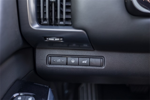 2025 Nissan Pathfinder SL photo 10
