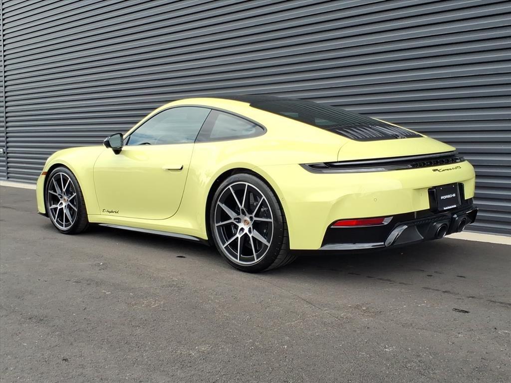 2025 Porsche 911 4 GTS photo 3