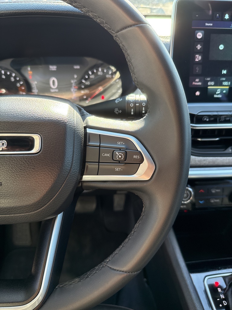 2024 Jeep Compass Latitude photo 39