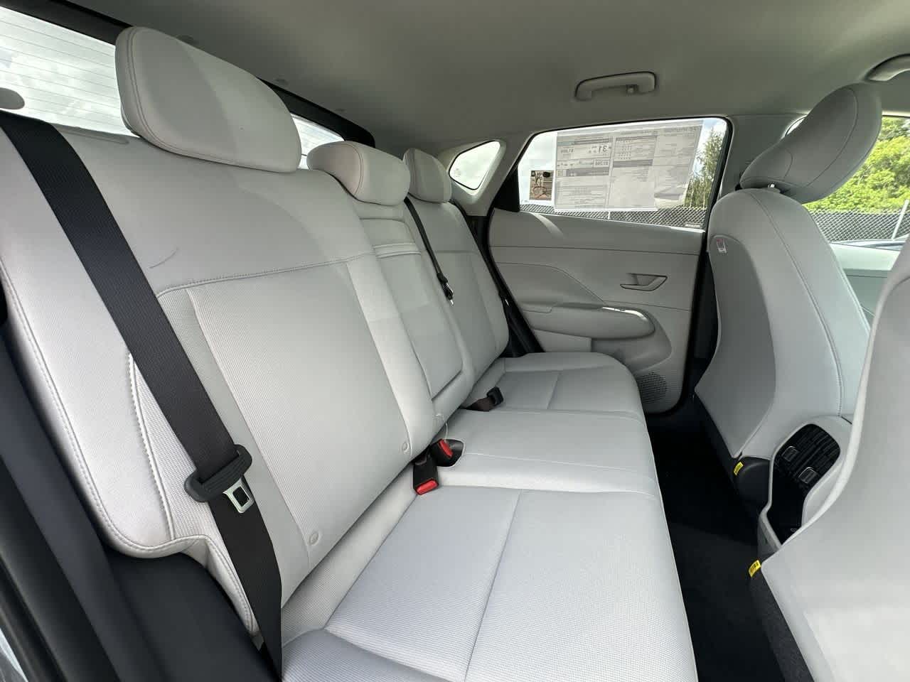 2025 Hyundai Kona SEL photo 24