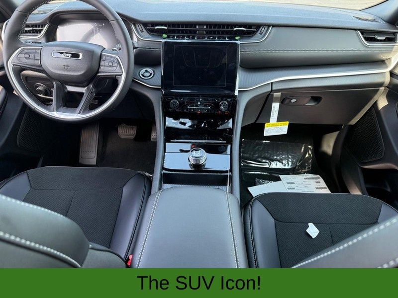 2025 Jeep Grand Cherokee Altitude X photo 3