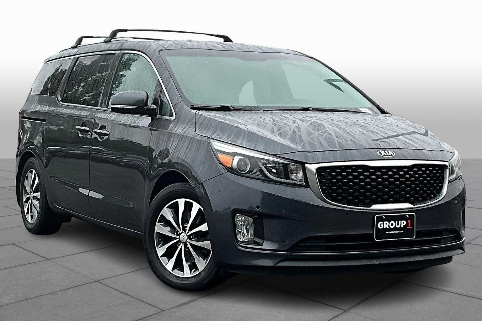 Used 2017 Kia Sedona SX with VIN KNDMC5C1XH6318842 for sale in Bowie, MD