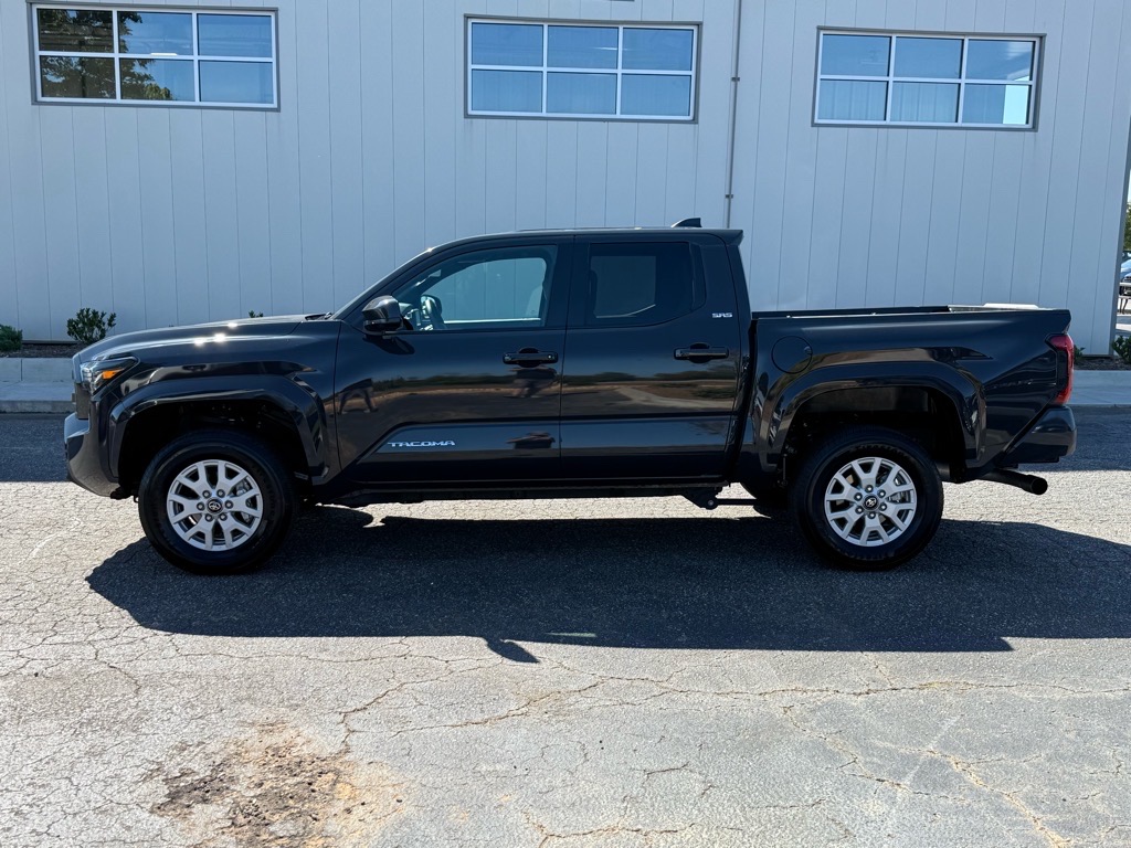 2025 Toyota Tacoma SR5 photo 6