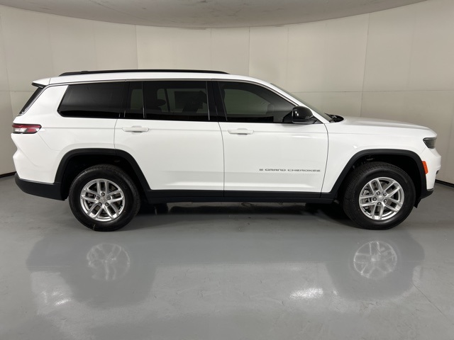 2025 Jeep Grand Cherokee Laredo Altitude photo 8