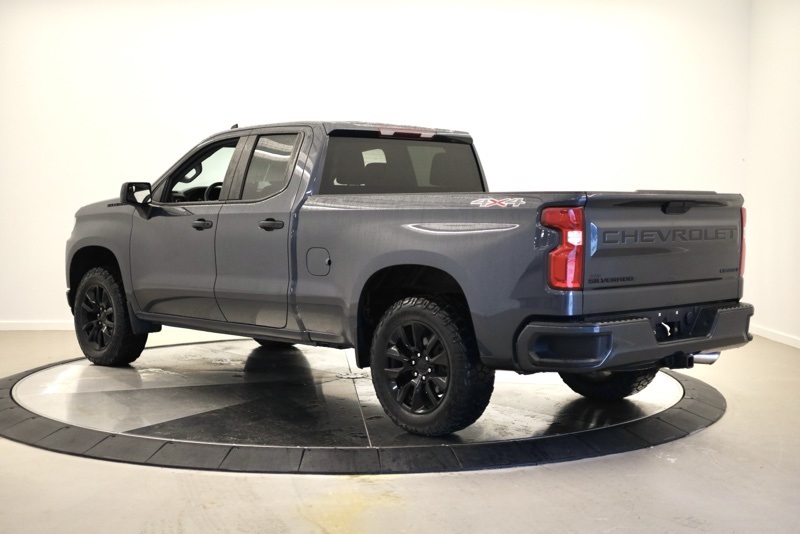 2020 Chevrolet Silverado 1500 Custom photo 4