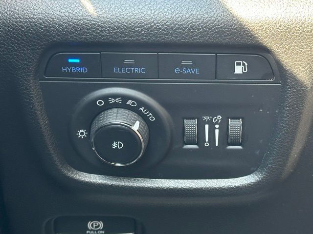 2023 Jeep Cherokee 4xe photo 16