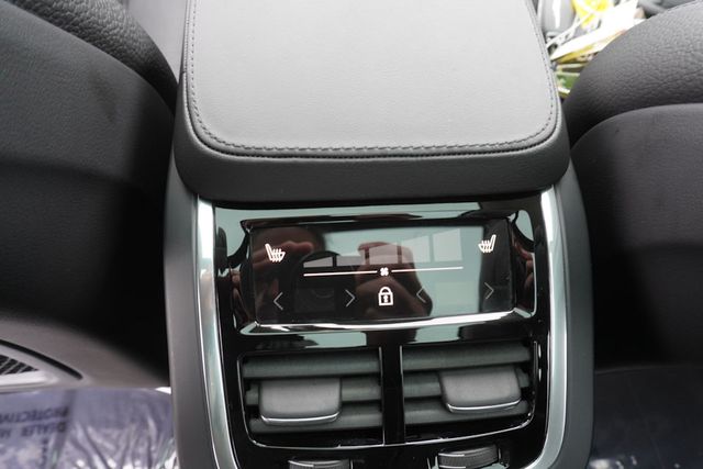 2024 Volvo XC90 B5 Plus photo 21