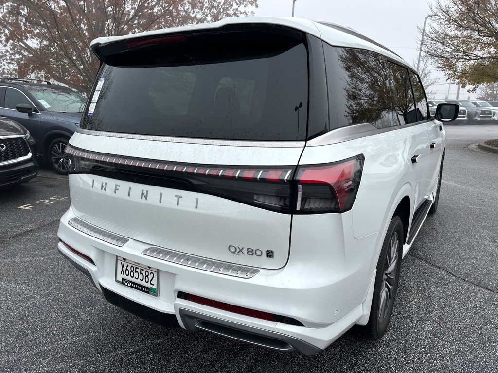 2025 Infiniti QX80 Luxe photo 3
