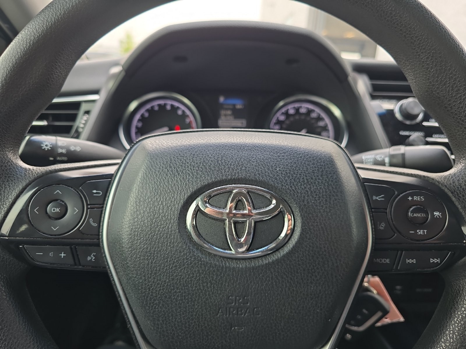 2018 Toyota Camry SE XLE photo 19