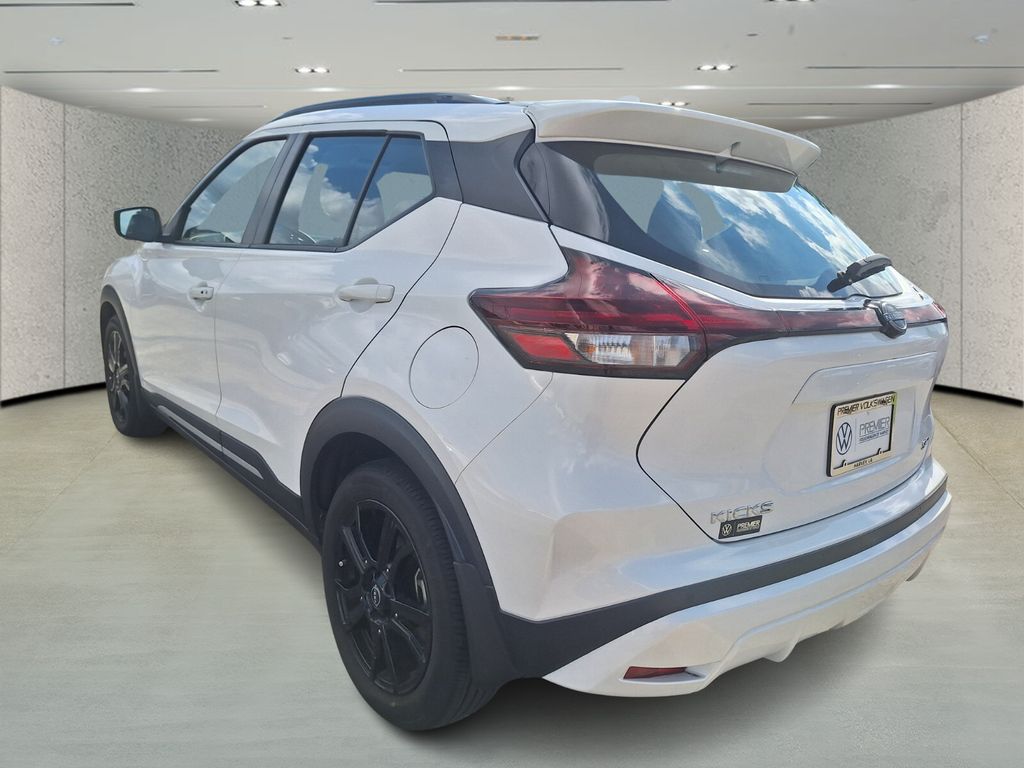 2024 Nissan Kicks SR photo 3