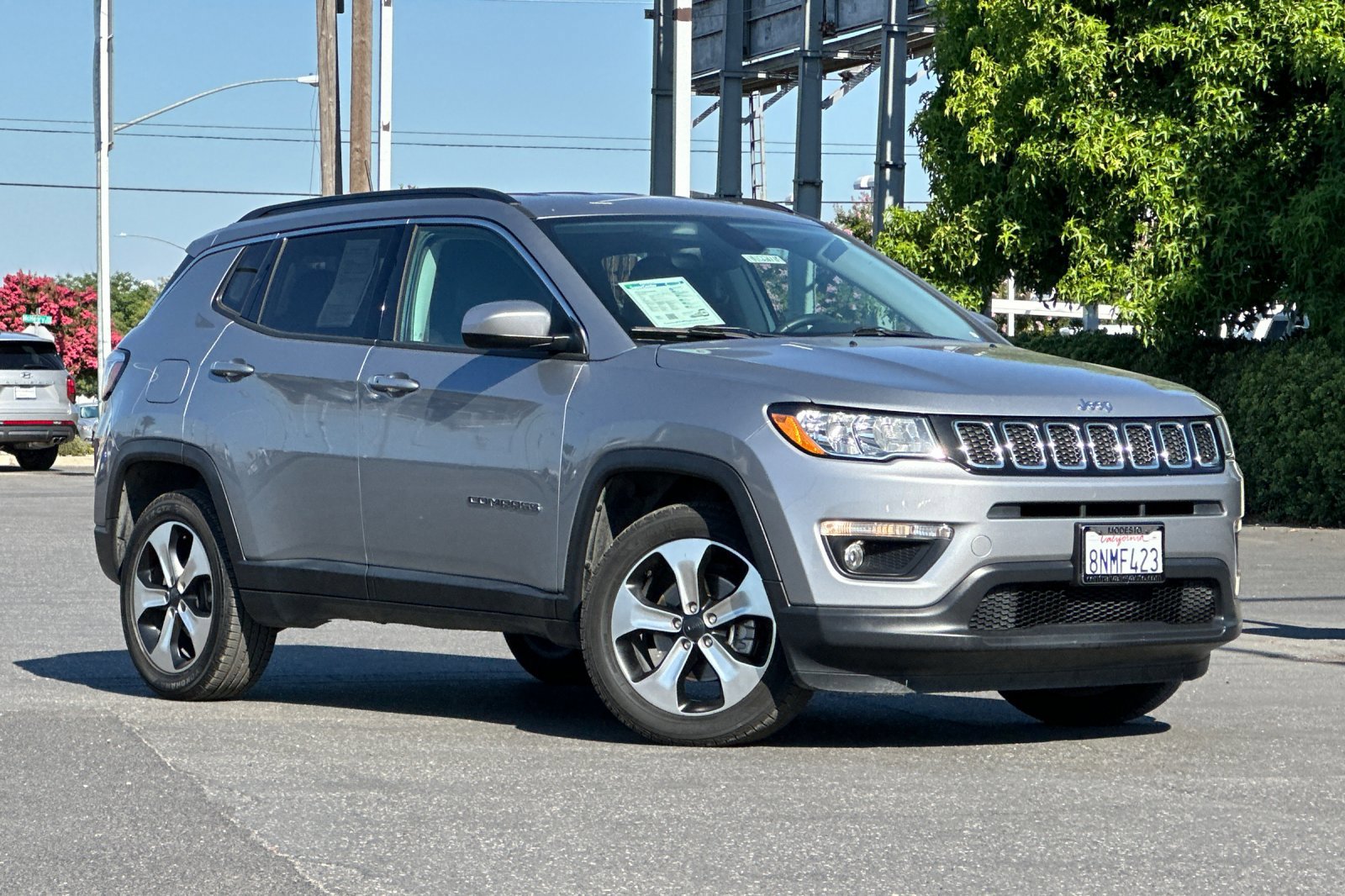 2018 Jeep Compass Latitude photo 2