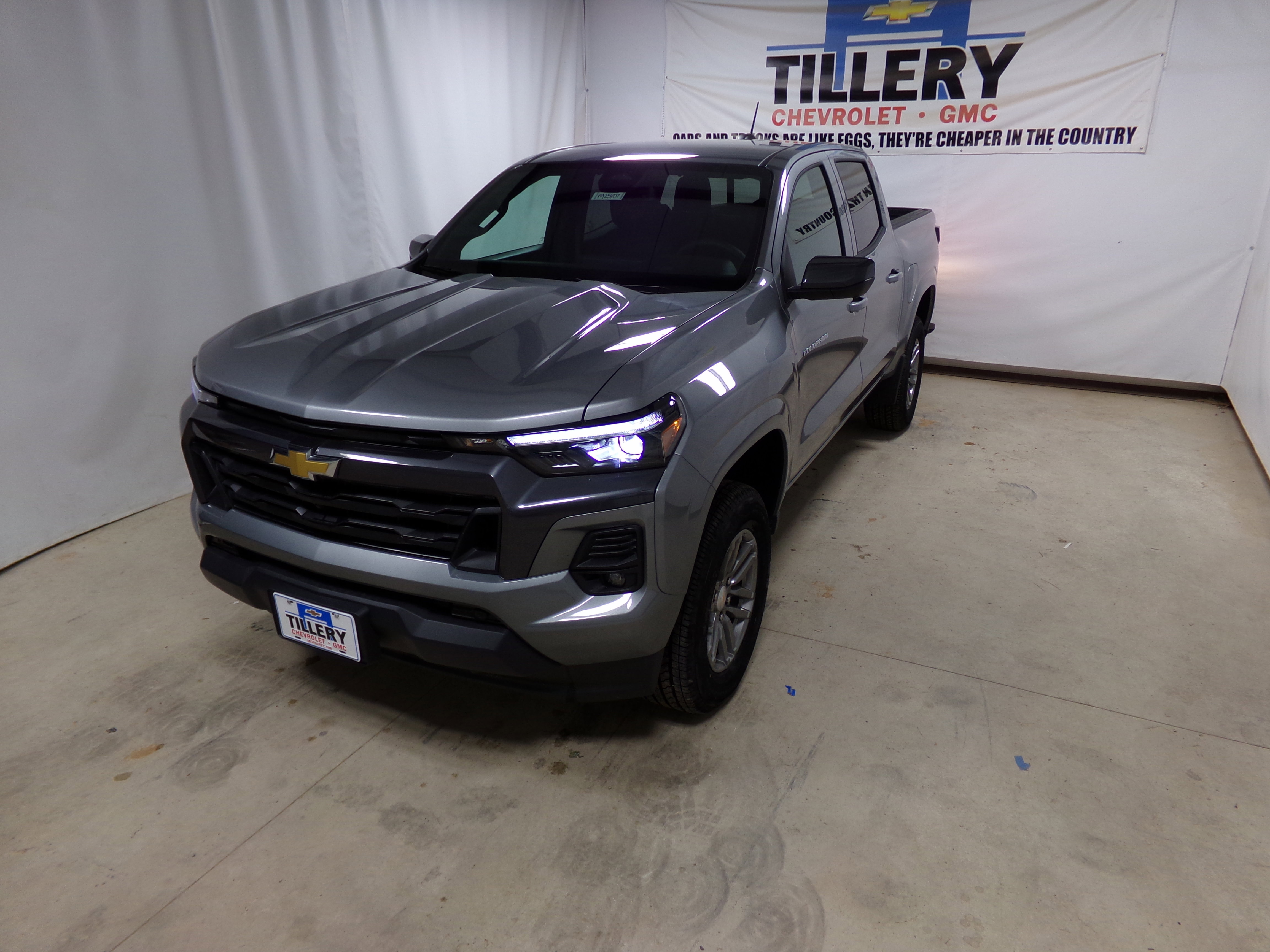 2025 Chevrolet Colorado Work Truck LT photo 3