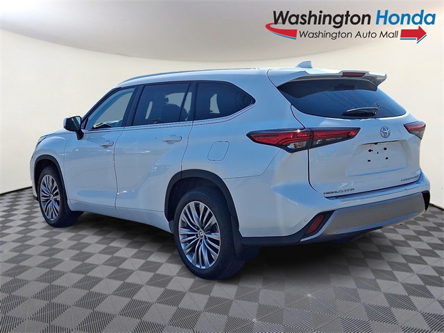 2022 Toyota Highlander Platinum photo 4