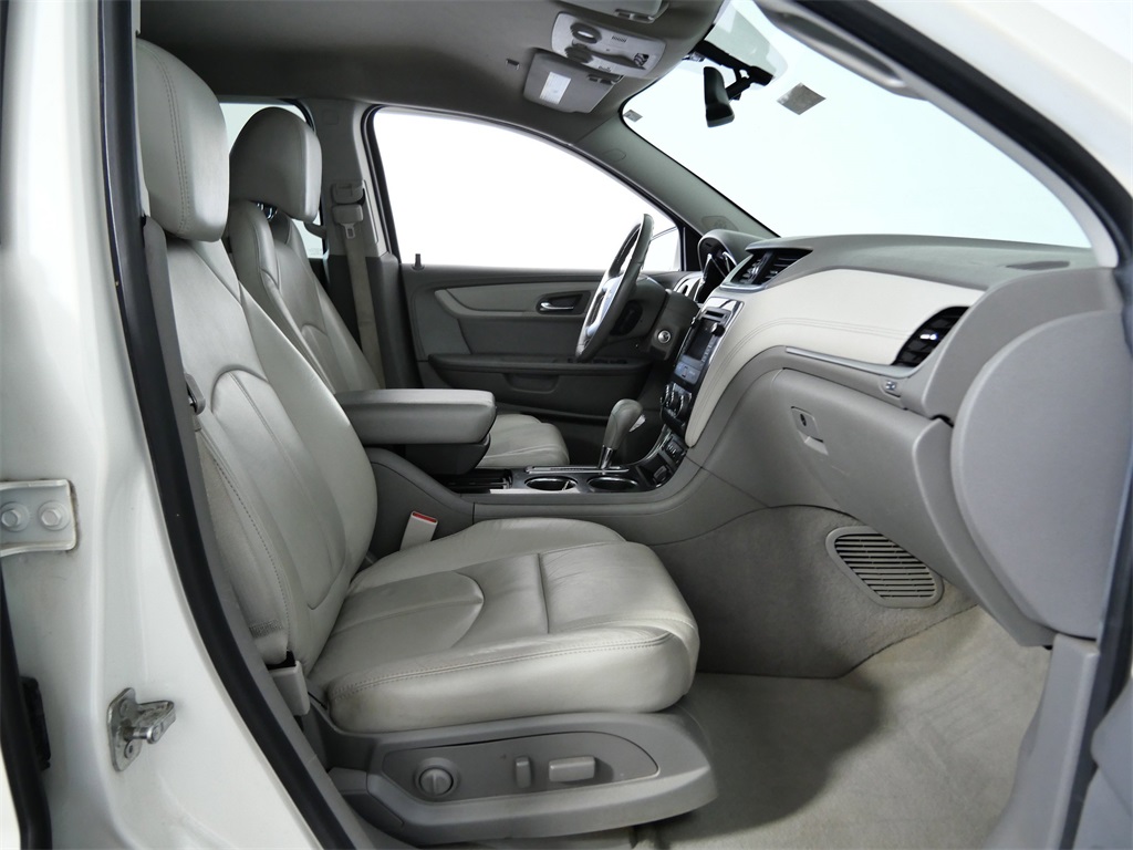 2015 Chevrolet Traverse 2LT photo 9