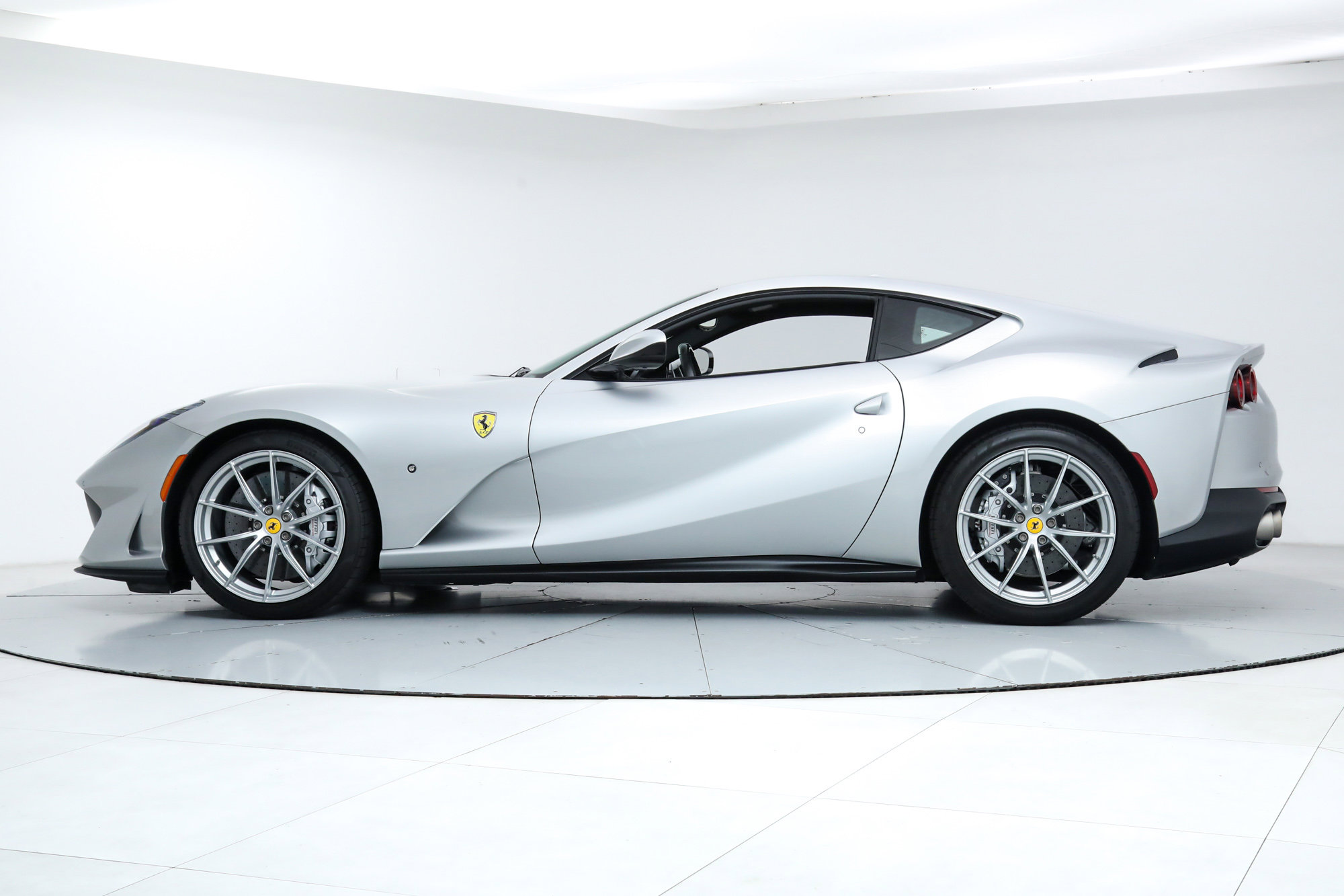2019 Ferrari 812 Superfast photo 4