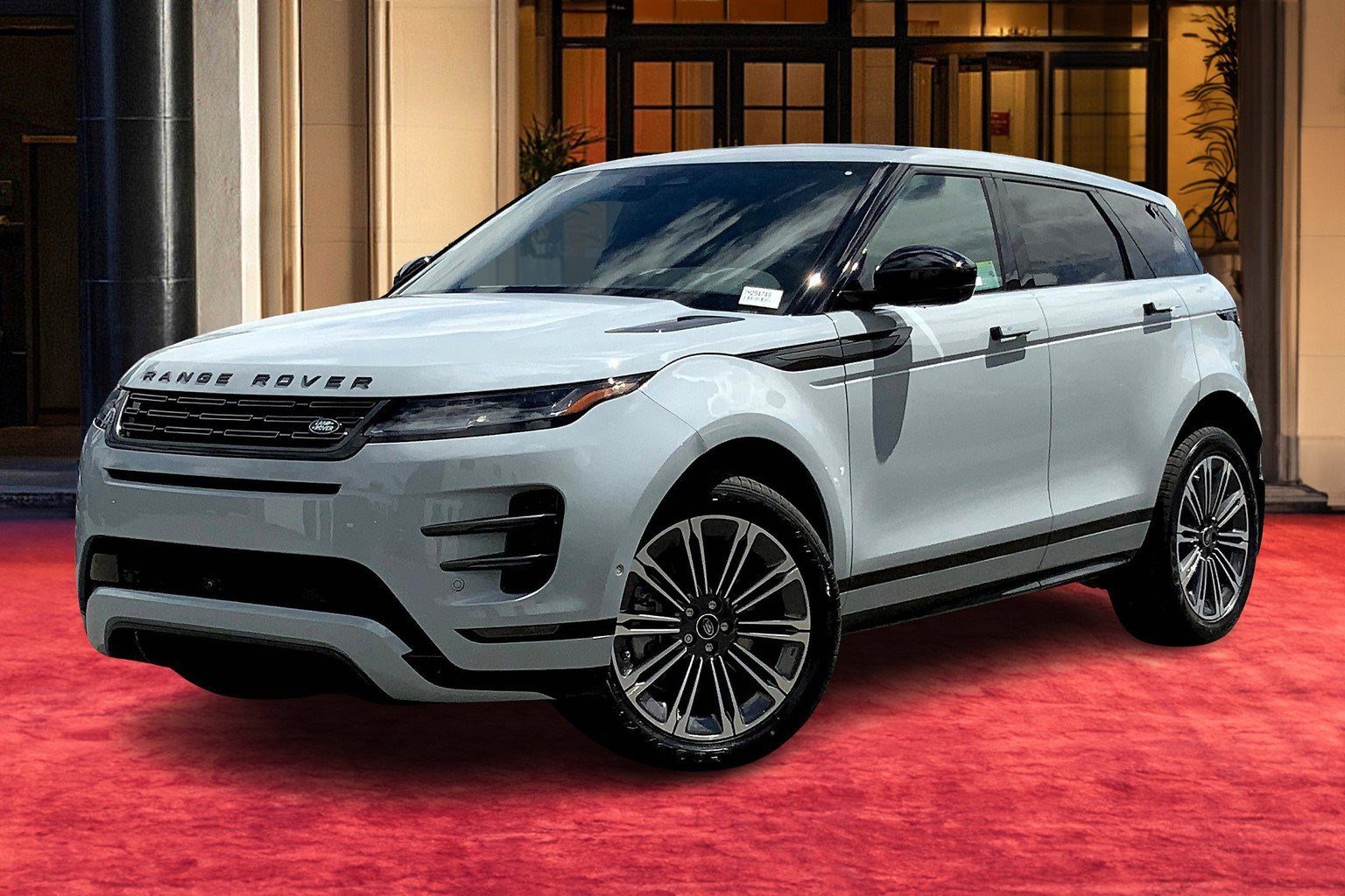 2026 Land Rover Range Rover Evoque Dynamic SE
