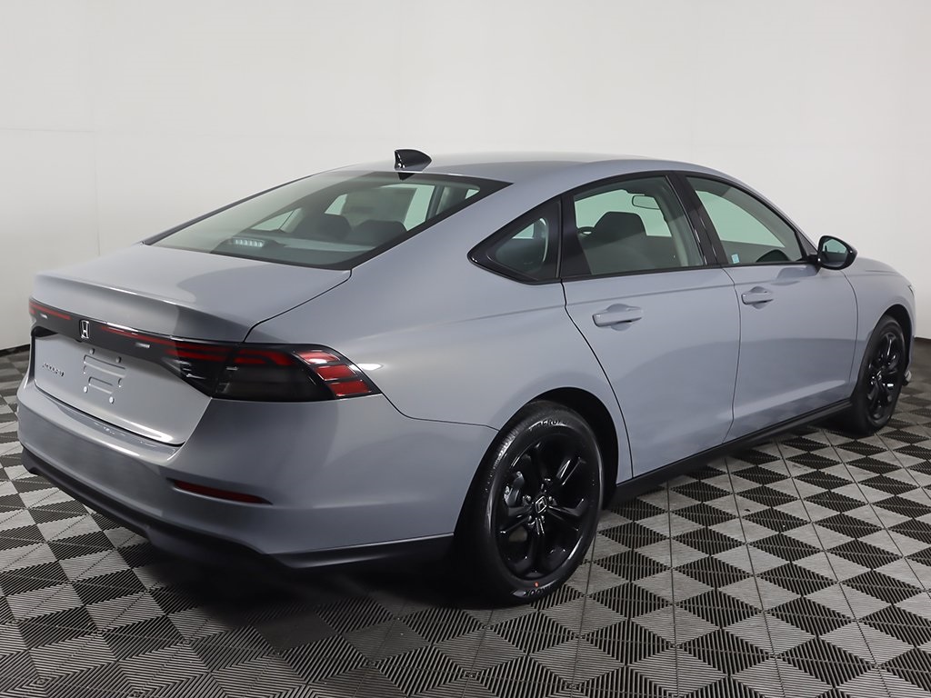2025 Honda Accord SE photo 4