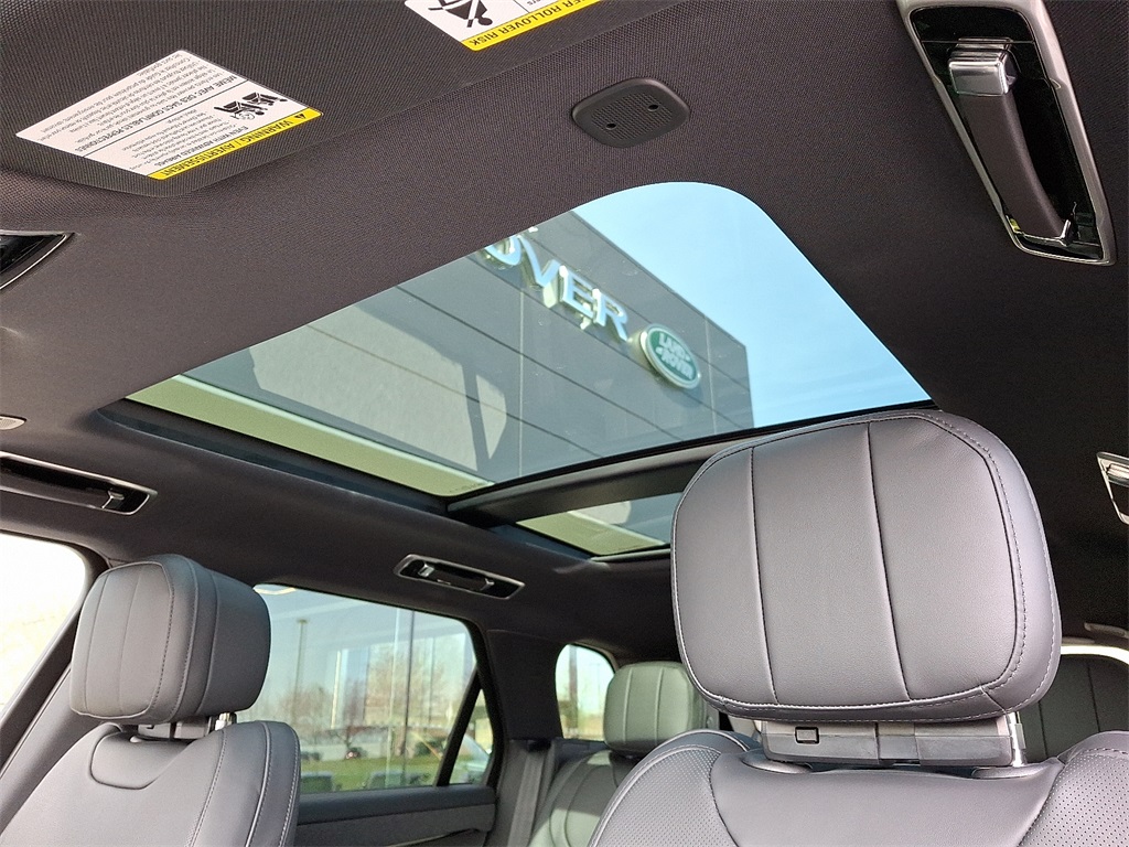 2025 Land Rover Range Rover Sport photo 9