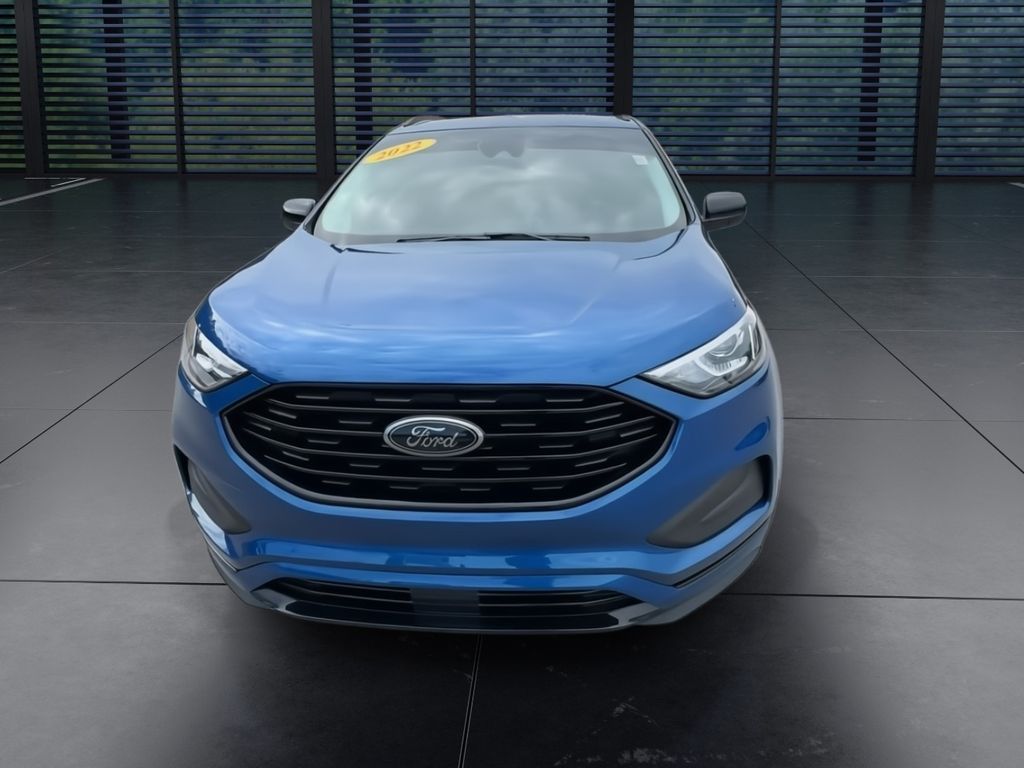 2022 Ford Edge SE photo 3