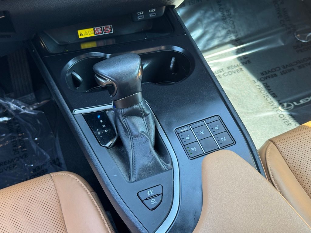 2023 Lexus UX 250h Premium photo 13