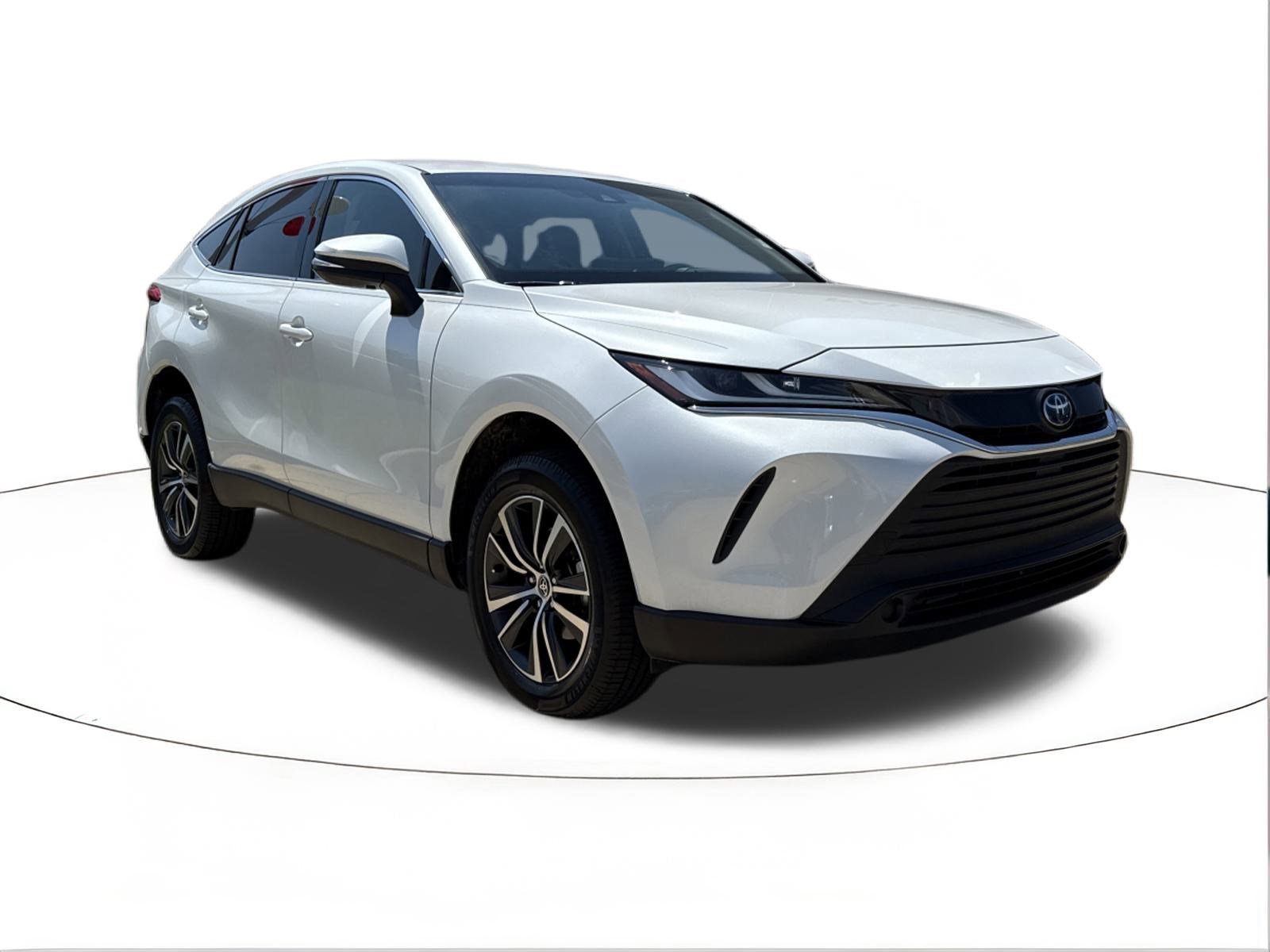 2023 Toyota Venza LE's photo