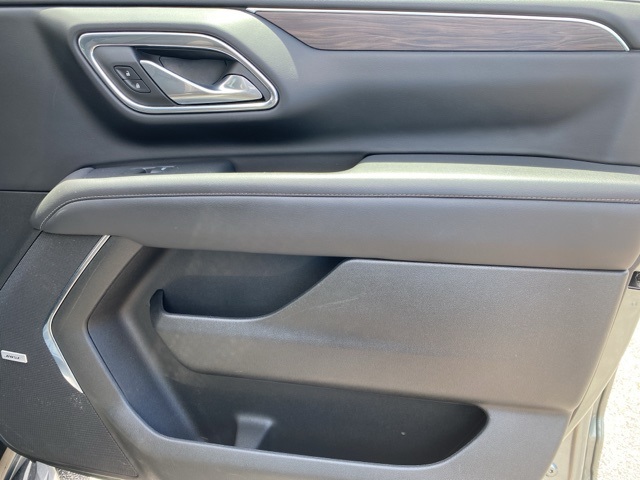 2023 Chevrolet Suburban LT photo 35