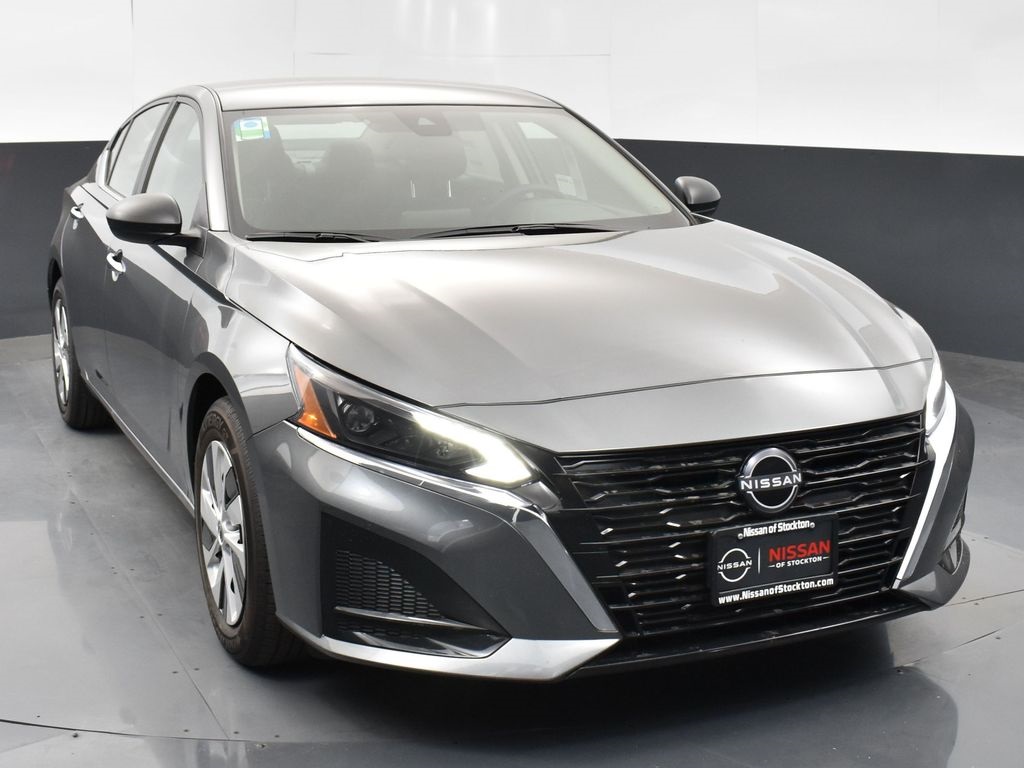 2025 Nissan Altima 2.5 S photo 2