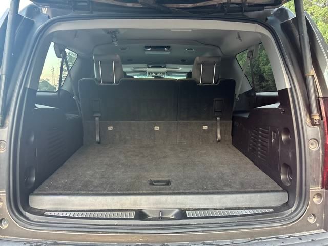 2016 Chevrolet Suburban LT photo 9