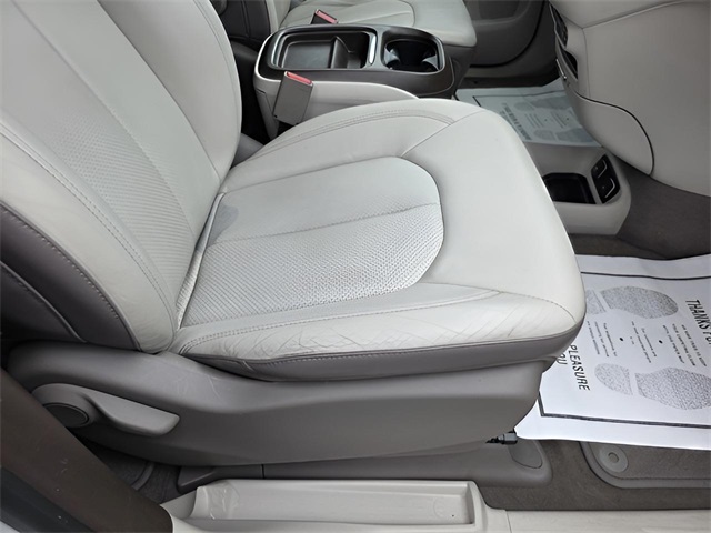 2018 Chrysler Pacifica Touring L photo 36