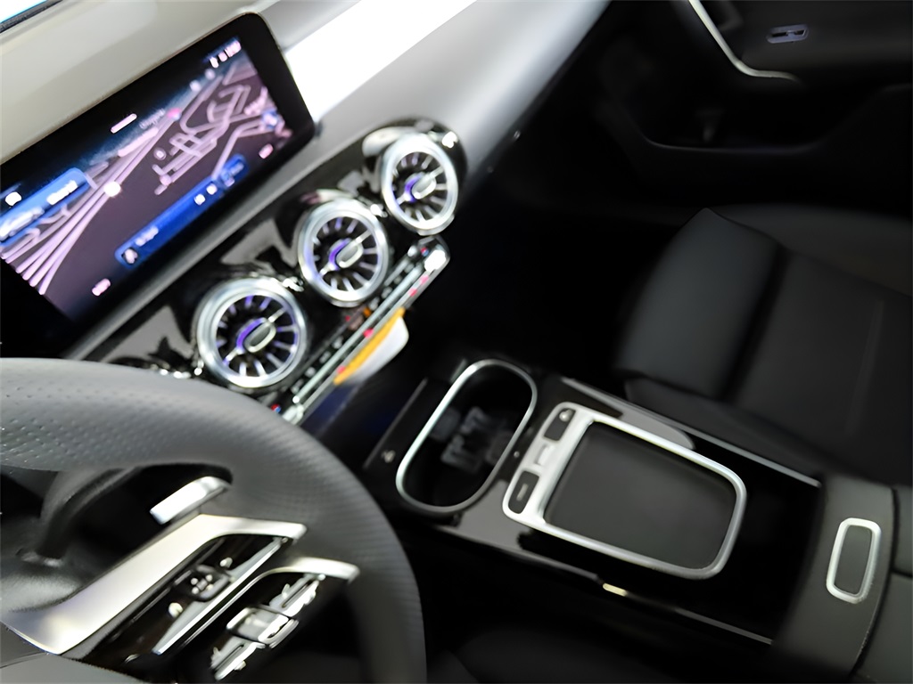 2025 Mercedes Benz CLA 250 4MATIC photo 24