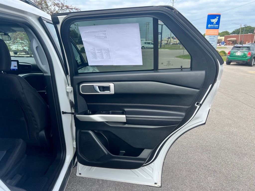 2022 Ford Explorer XLT photo 27