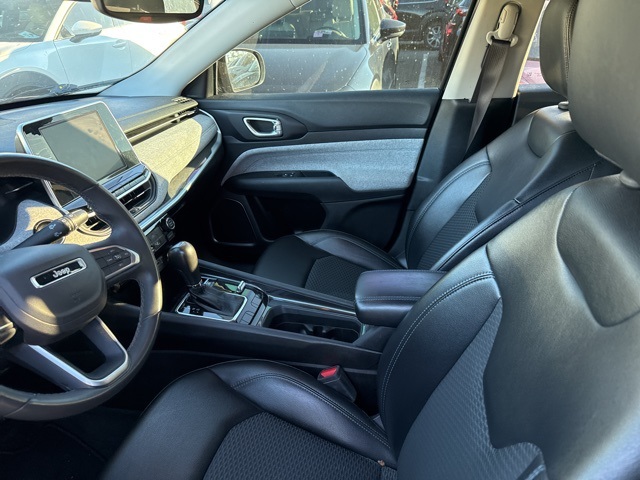 2022 Jeep Compass Latitude photo 4