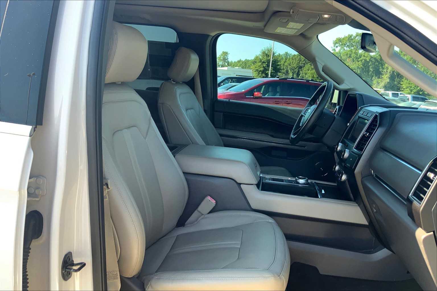 2019 Ford Expedition Limited photo 6