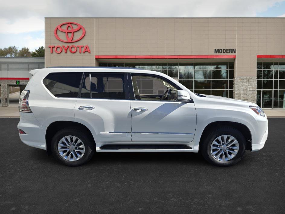 2017 Lexus GX 460 photo 2