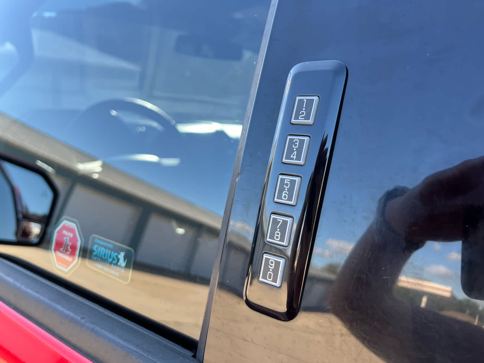 2015 Ford F-150 Lariat photo 14