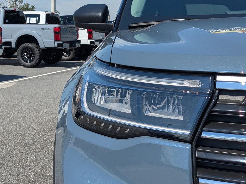 2025 Ford Explorer photo 11