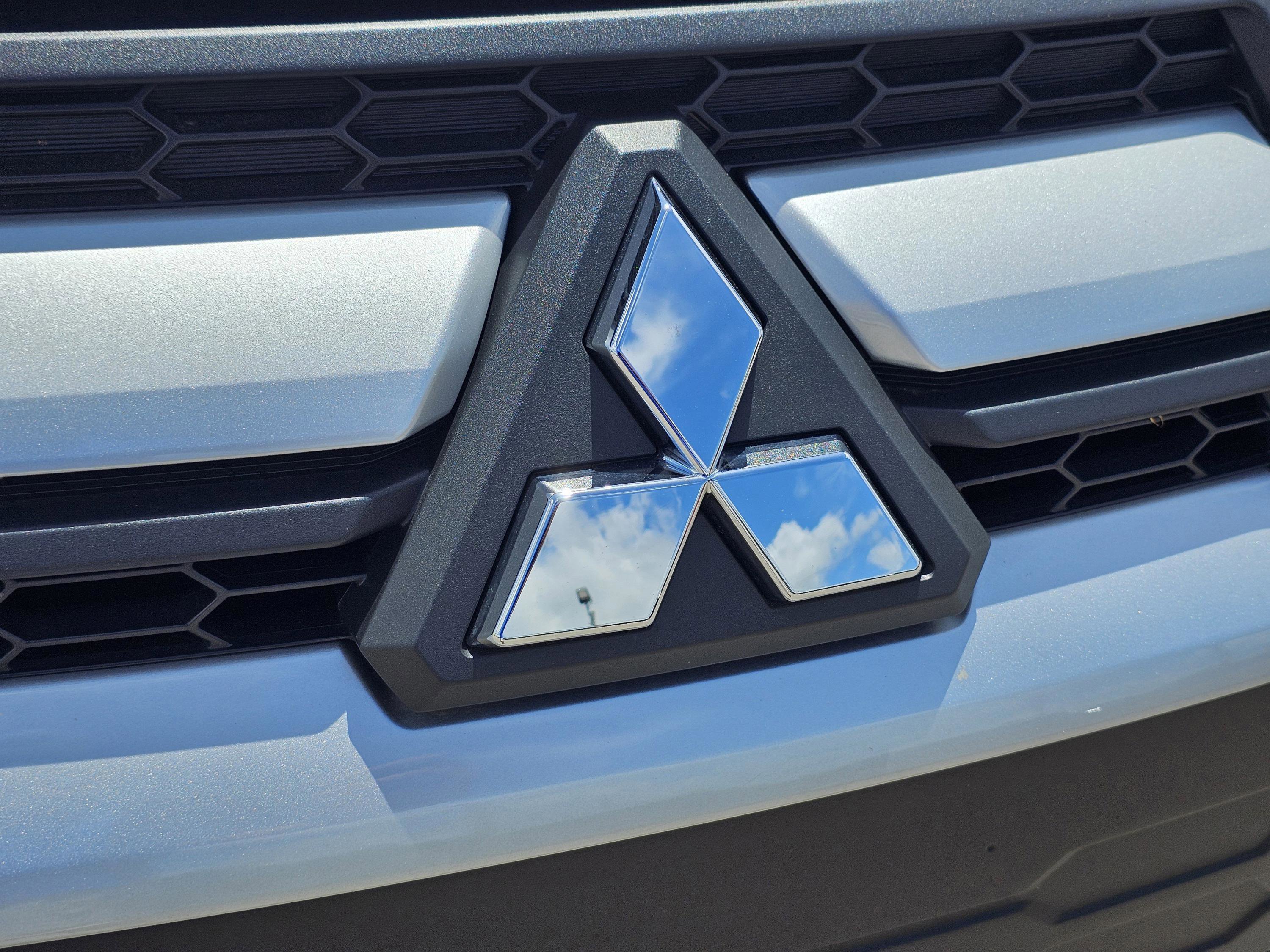 2024 Mitsubishi Outlander Sport S photo 3