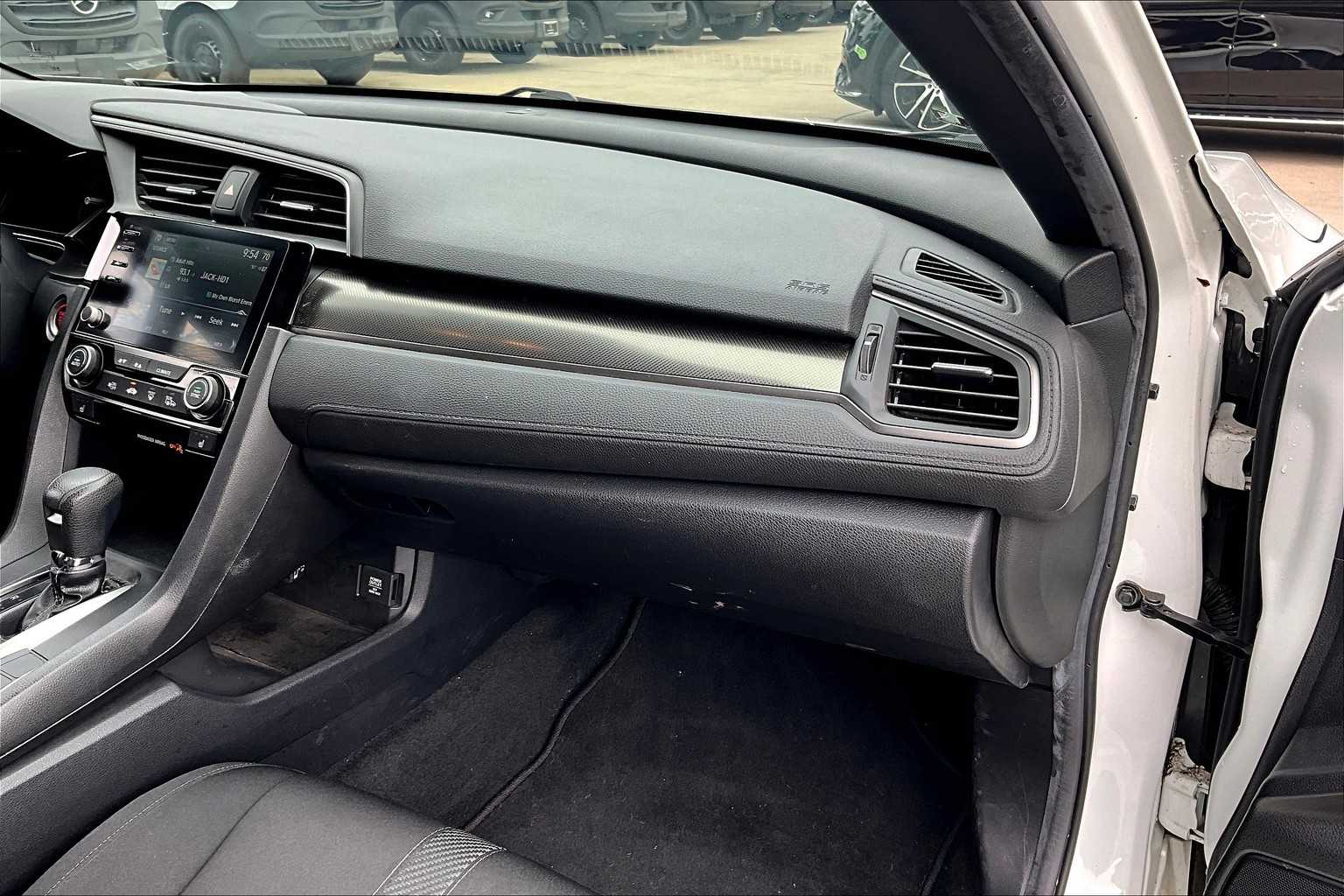 2019 Honda Civic Hatchback EX photo 18