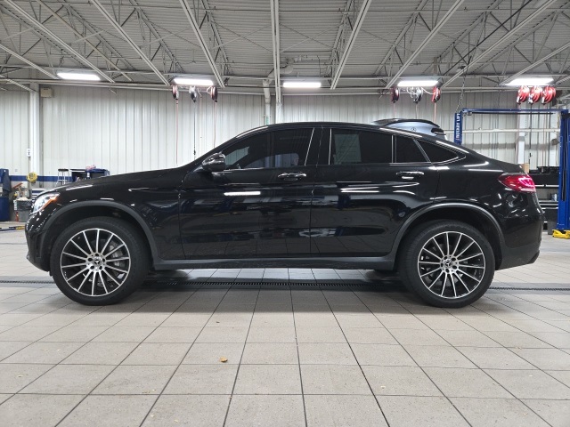 2022 Mercedes Benz GLC 300 Coupe photo 2