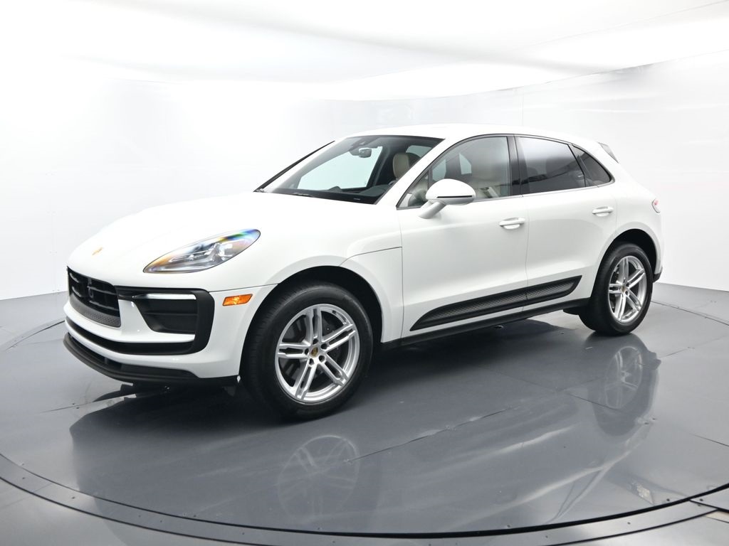 2025 Porsche Macan Base