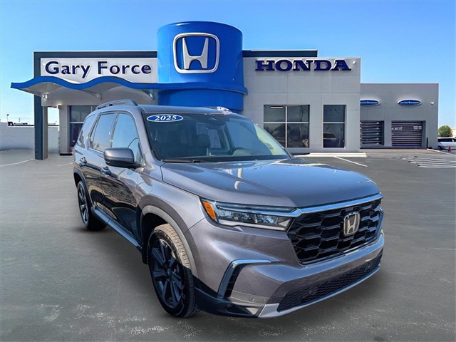 2025 Honda Pilot Touring's photo