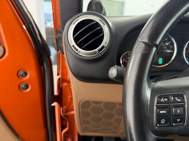 2011 Jeep Wrangler Sahara photo 39